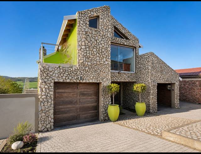3 BEDROOM HOUSE FOR SALE IN REEBOK